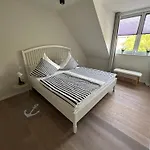 Aussergewoehnlich Im Villenviertel *